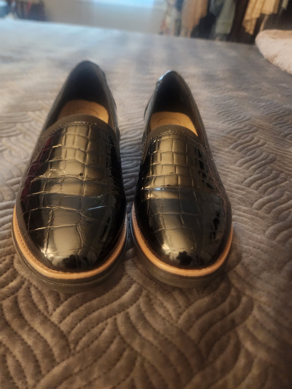 Clarks Black Croc-Embossed Slip-On Wedged Loafers - Woman's Size 8